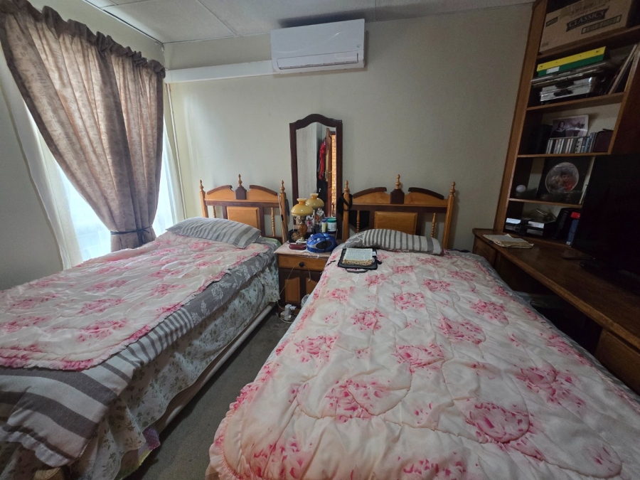 7 Bedroom Property for Sale in Langenhovenpark Free State